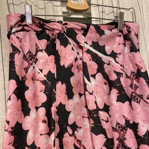 Topshop Satin Skirt - Picture 3 of 3